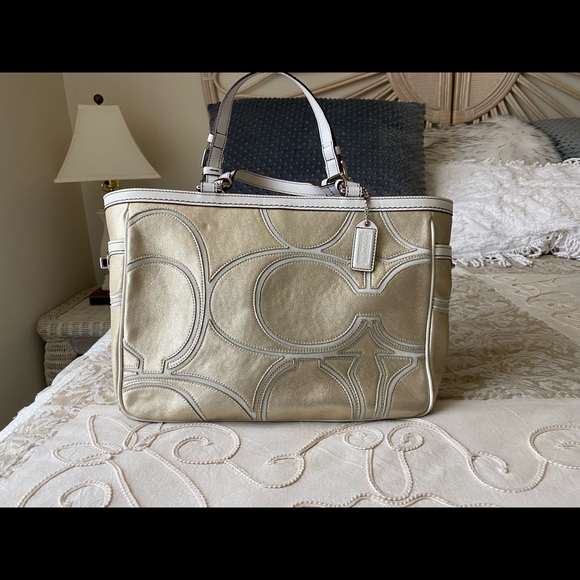 Coach”Limited Edition “ Signature Handbag - Picture 1 of 8